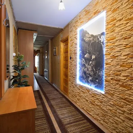 ホームステイ Goscinne Helena